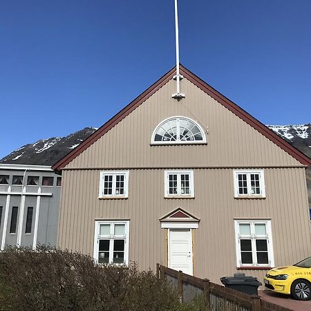 Tangs Apartment Isafjordur Luaran gambar